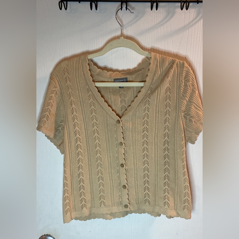 Cute sweater Tee
